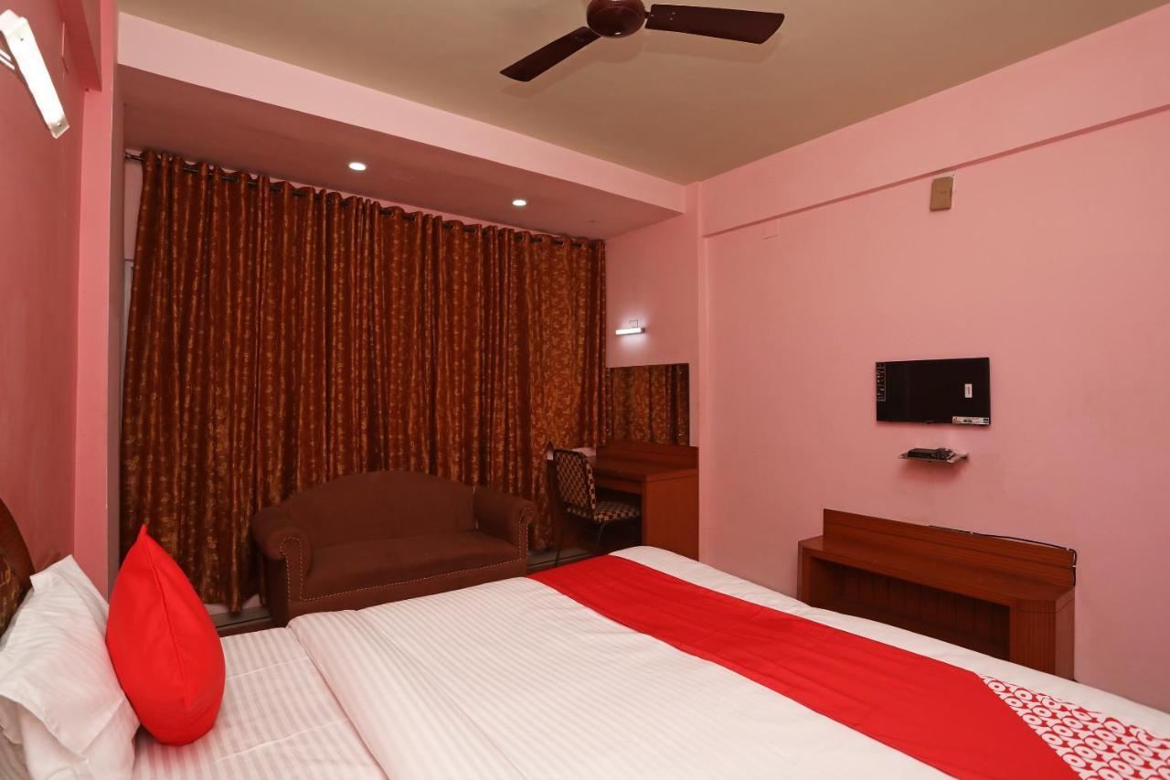Hotel Keshari ブバネーシュワル エクステリア 写真